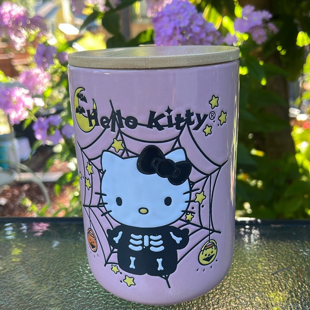 Hello kitty pink skeleton cellar